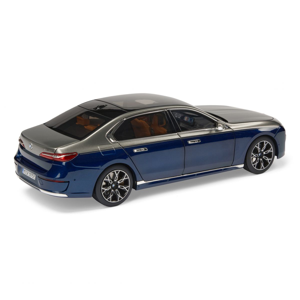 BMW i7藍色模型車1:18